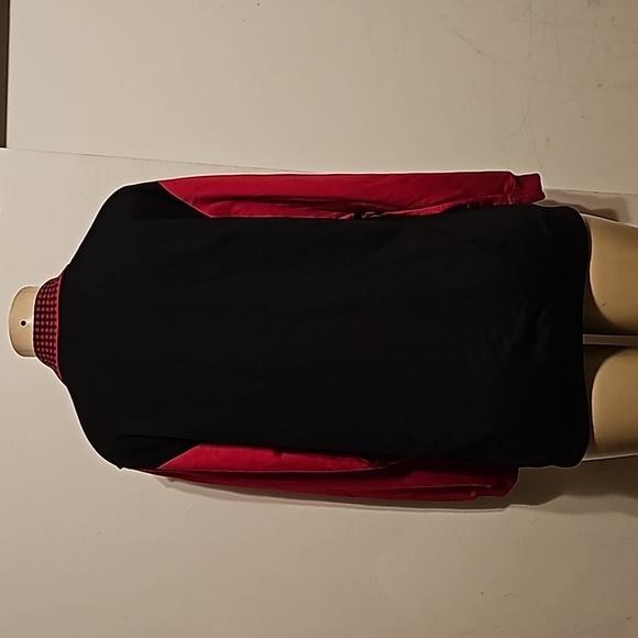 Size medium blouse from Blast - Picture 6 of 7